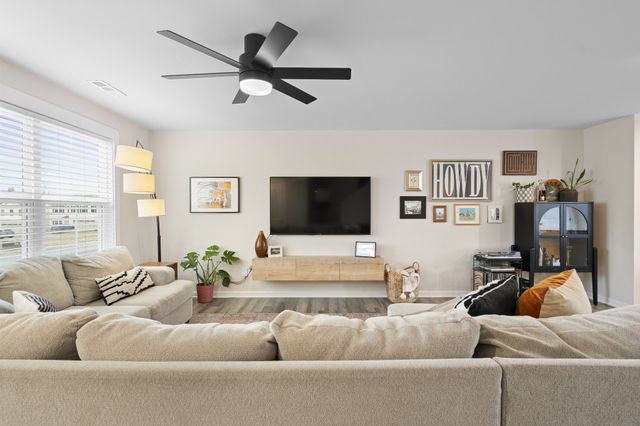 2288 Brokeshire Dr, White House, TN 37188