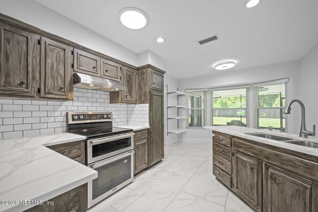 11728 LORETTO WOODS Court, Jacksonville, FL 32223