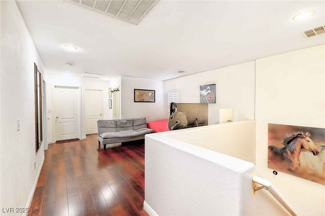 10294 Bethel Mill Street, Las Vegas, NV 89183