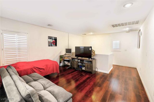 10294 Bethel Mill Street, Las Vegas, NV 89183