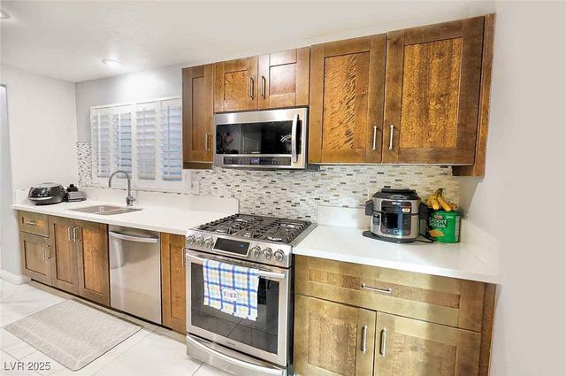 10294 Bethel Mill Street, Las Vegas, NV 89183