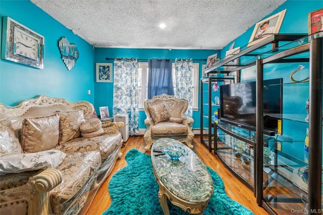 945 E 228th Street, Bronx, NY 10466