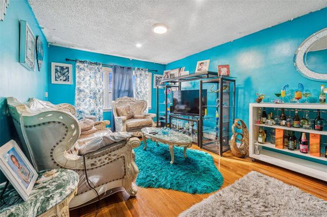 945 E 228th Street, Bronx, NY 10466