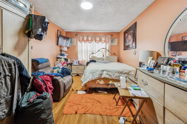 945 E 228th Street, Bronx, NY 10466