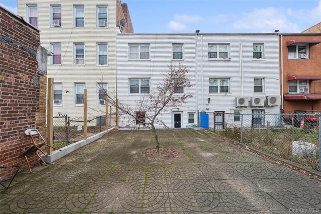 945 E 228th Street, Bronx, NY 10466