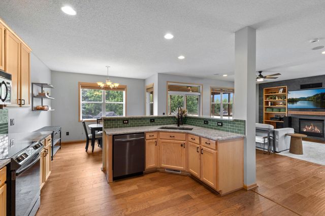 6829 Urbandale Lane N, Maple Grove, MN 55311