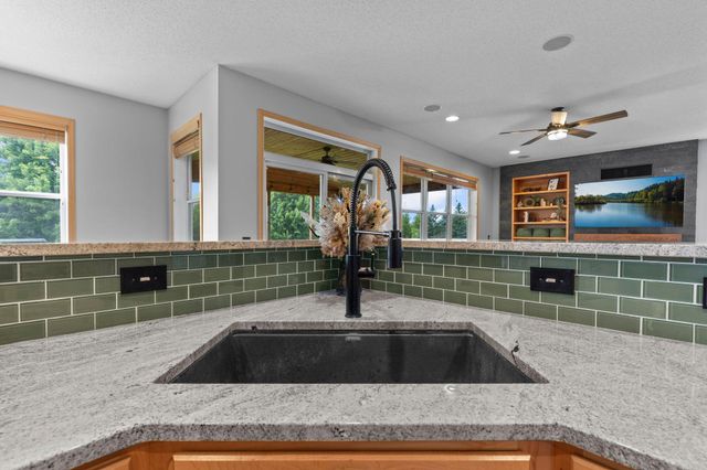6829 Urbandale Lane N, Maple Grove, MN 55311