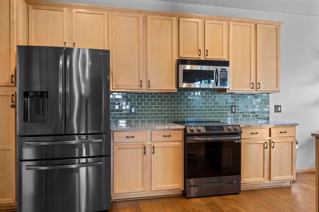 6829 Urbandale Lane N, Maple Grove, MN 55311
