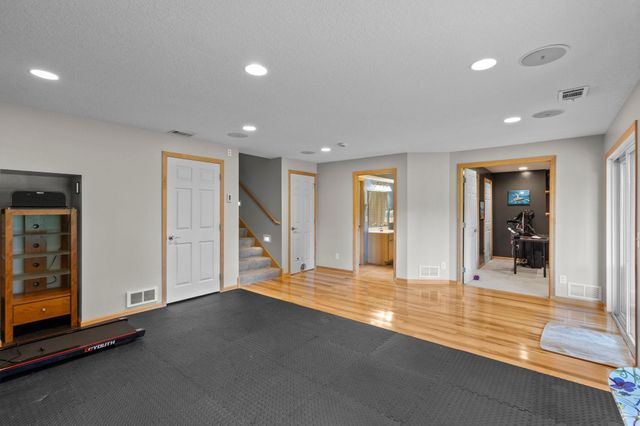 6829 Urbandale Lane N, Maple Grove, MN 55311