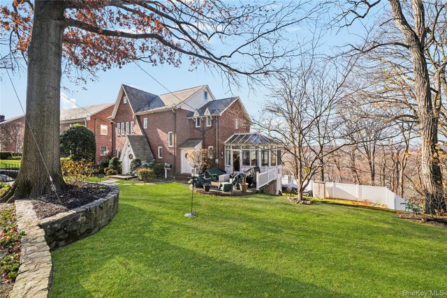 39 Park Circle, White Plains, NY 10603