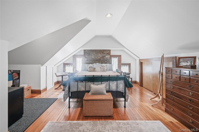39 Park Circle, White Plains, NY 10603