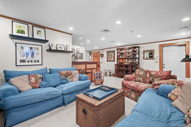 39 Park Circle, White Plains, NY 10603