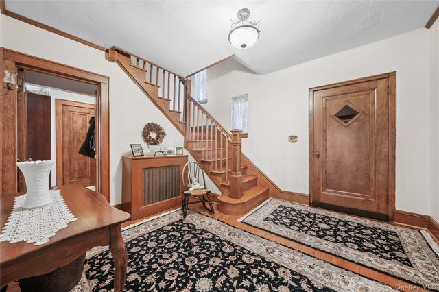 39 Park Circle, White Plains, NY 10603