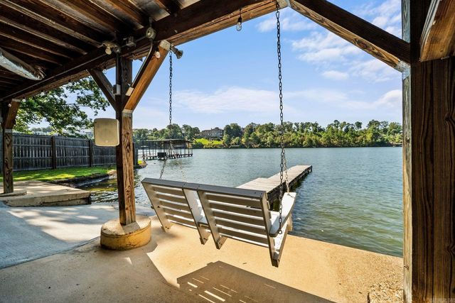325 Galveston Rd Drive, Hot Springs, AR 71913
