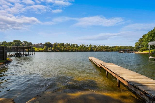 325 Galveston Rd Drive, Hot Springs, AR 71913