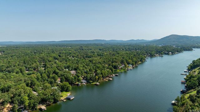 325 Galveston Rd Drive, Hot Springs, AR 71913