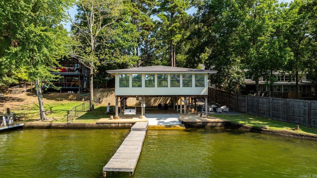 325 Galveston Rd Drive, Hot Springs, AR 71913