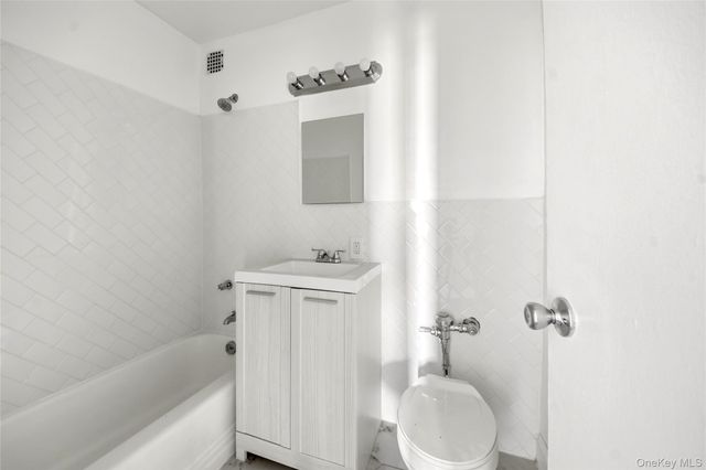3531 Bronxwood 5F, Bronx, NY 10469