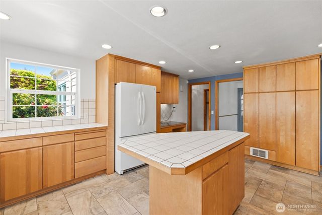 230 W 14th Street, Port Angeles, WA 98362