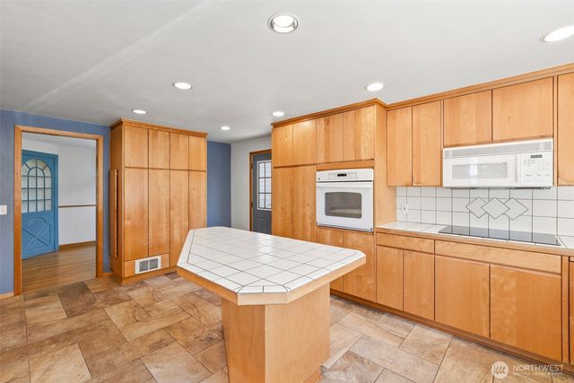 230 W 14th Street, Port Angeles, WA 98362