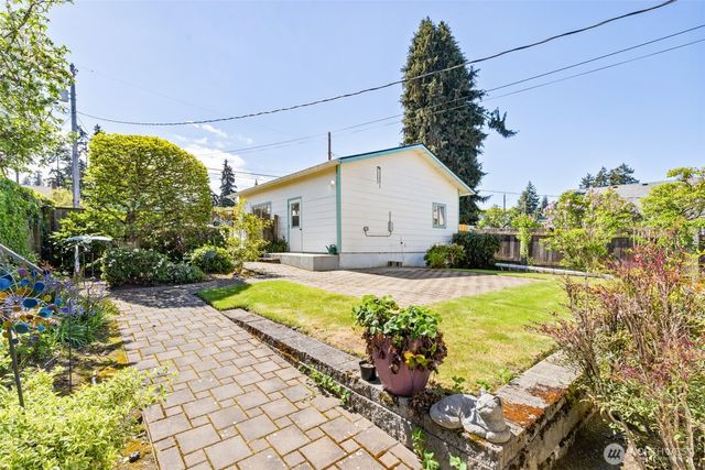 230 W 14th Street, Port Angeles, WA 98362