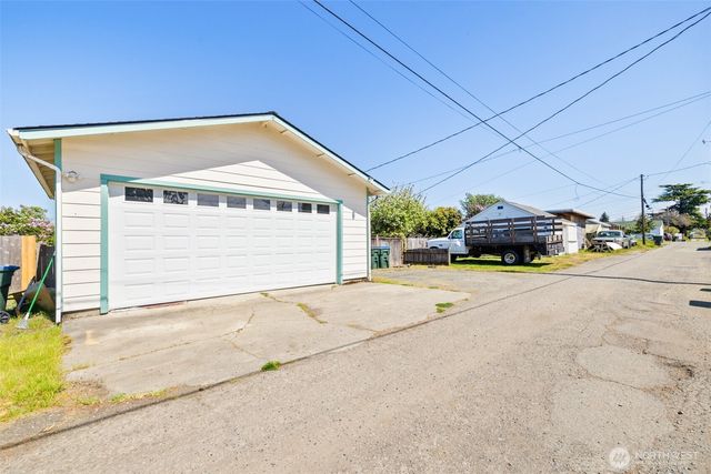 230 W 14th Street, Port Angeles, WA 98362