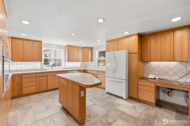 230 W 14th Street, Port Angeles, WA 98362