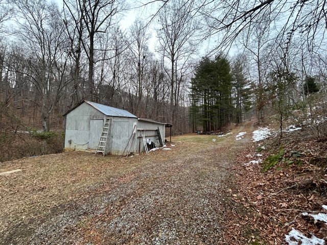 308 Spring Hollow RD, Troutville, VA 24175