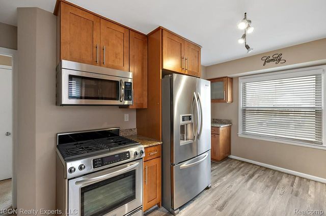 1544 Geneva Street, Dearborn, MI 48124