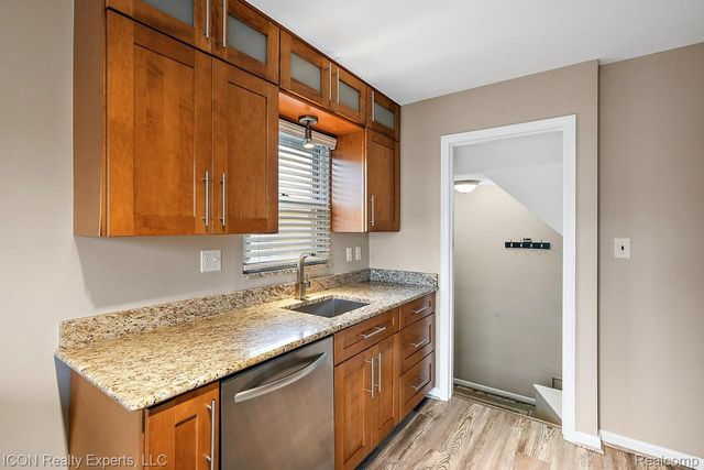 1544 Geneva Street, Dearborn, MI 48124