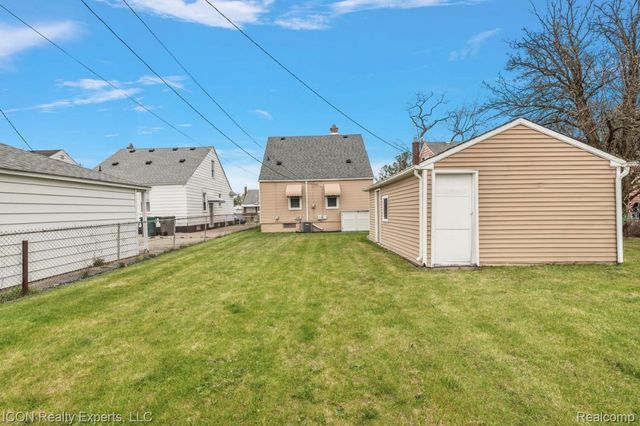 1544 Geneva Street, Dearborn, MI 48124