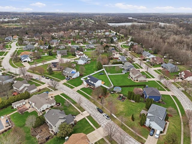 24821 S River Trail, Channahon, IL 60410