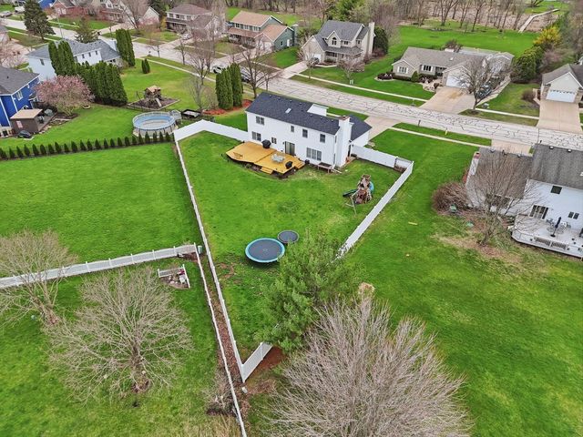 24821 S River Trail, Channahon, IL 60410