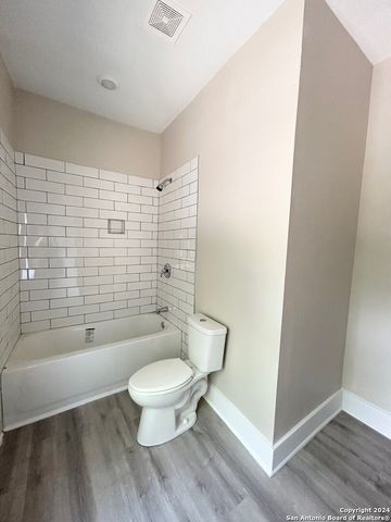 1135 W RIDGEWOOD CT, San Antonio, TX 78201