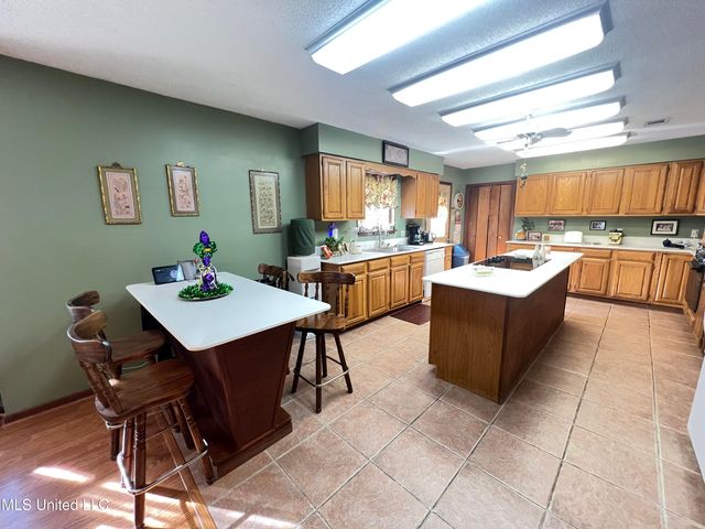 654 Koula Place, Diamondhead, MS 39525