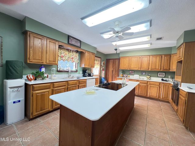654 Koula Place, Diamondhead, MS 39525