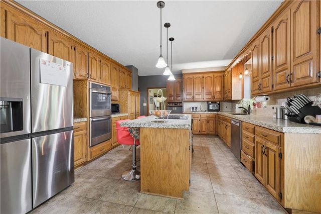 3312 SW Meyer Boulevard, Blue Springs, MO 64015