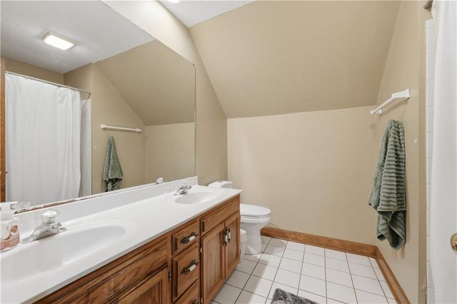 3312 SW Meyer Boulevard, Blue Springs, MO 64015
