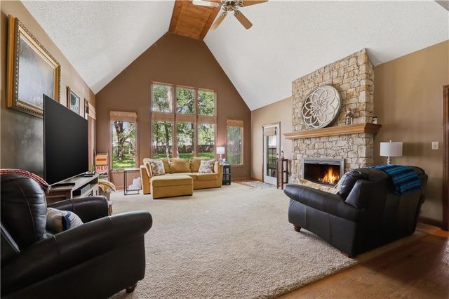 3312 SW Meyer Boulevard, Blue Springs, MO 64015