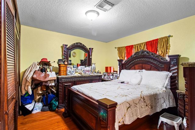 20426 NW 8th Ct, Miami Gardens, FL 33169