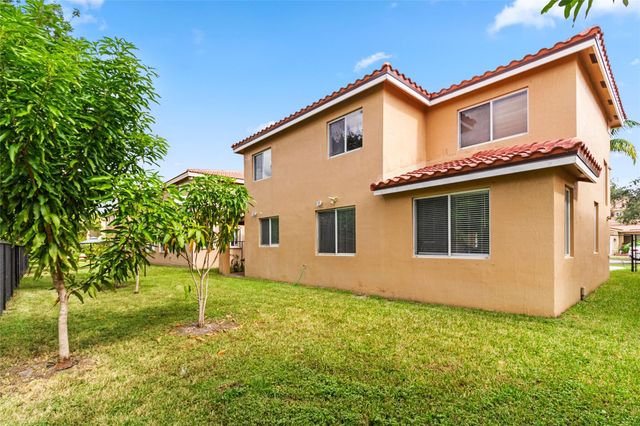 20426 NW 8th Ct, Miami Gardens, FL 33169