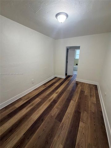 3669 Thomas Avenue 16, Miami, FL 33133