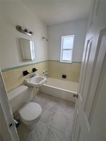 3669 Thomas Avenue 16, Miami, FL 33133
