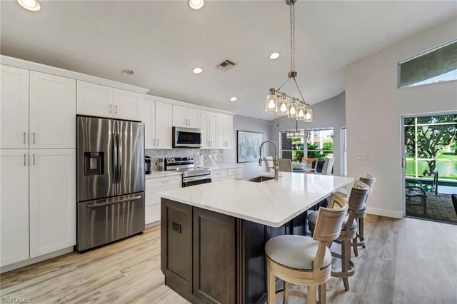 1059 Jardin DR, Naples, FL 34104