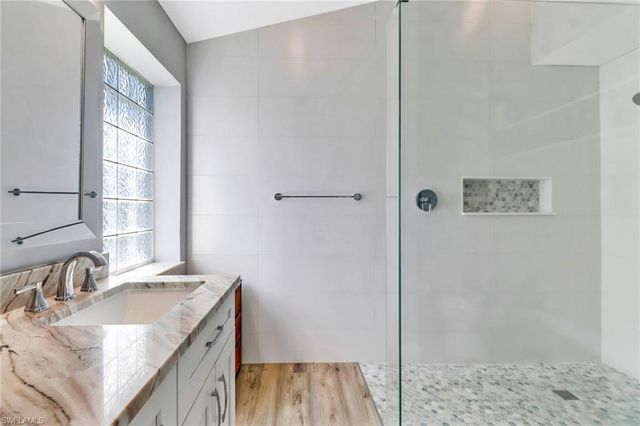 1059 Jardin DR, Naples, FL 34104