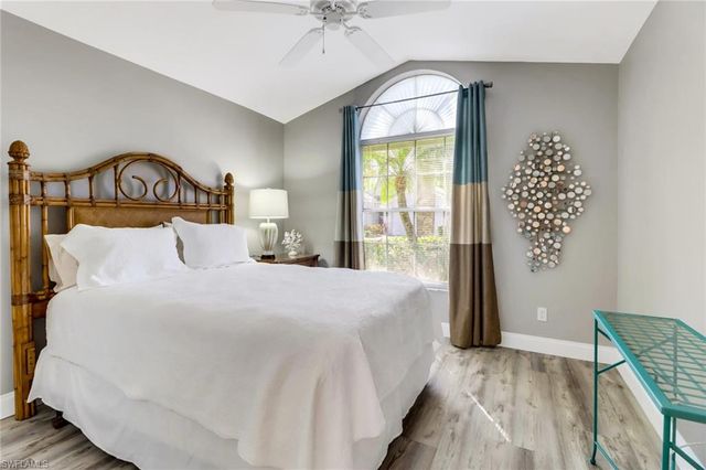 1059 Jardin DR, Naples, FL 34104