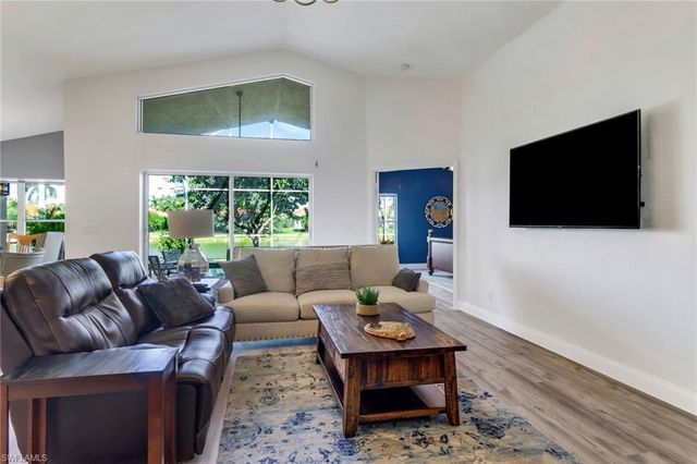 1059 Jardin DR, Naples, FL 34104