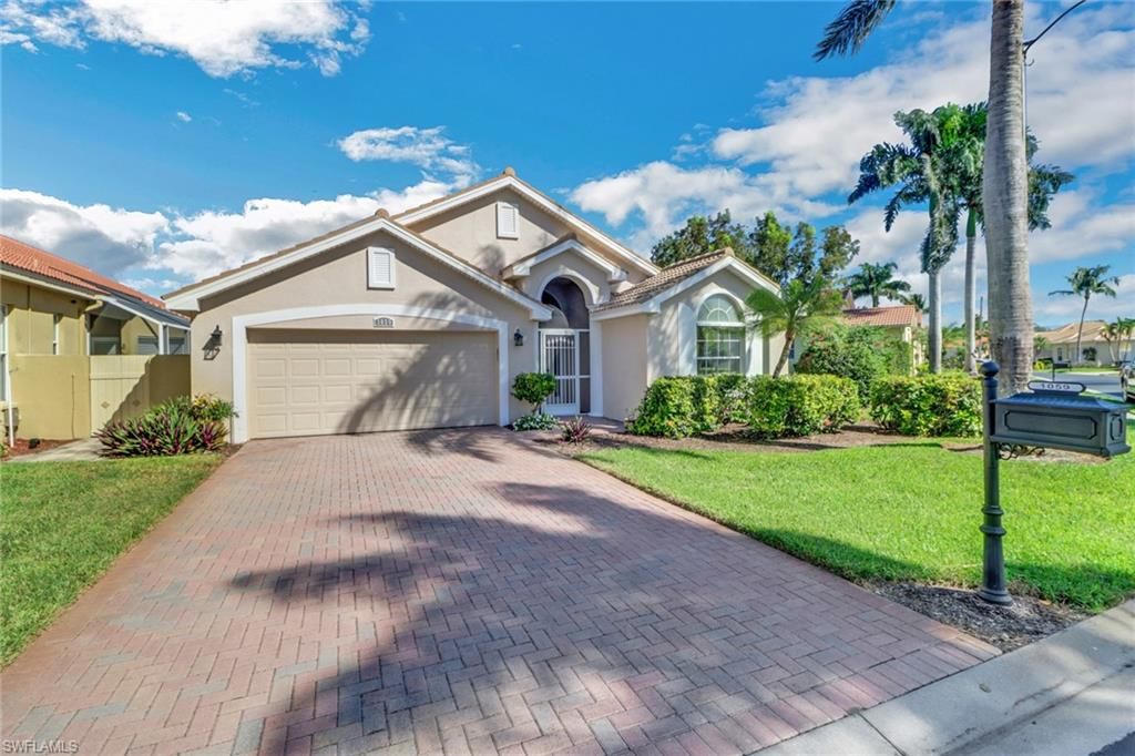 1059 Jardin DR, Naples, FL 34104