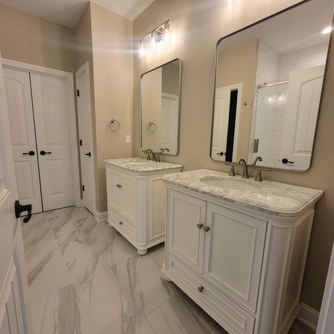 242 Sugartree Lane, Versailles, KY 40383