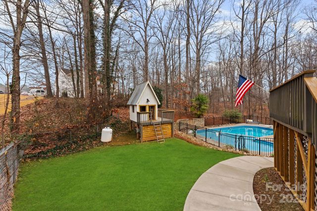 2550 Green Point Lane, Denver, NC 28037